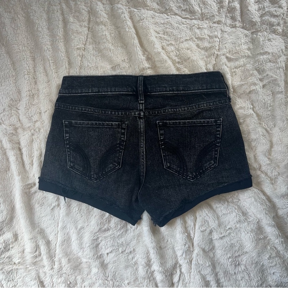 Hollister Low-Rise Denim Shorts - Picture 2 of 5